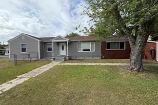 604 E Sunset Ave, Pensacola, FL 32507 - Photo 1