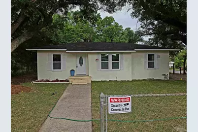 302 Dixie St, Crestview, FL 32536 - Photo 1