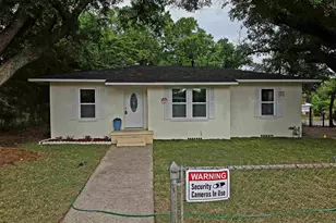 302 Dixie St, Crestview, FL 32536 - Photo 1