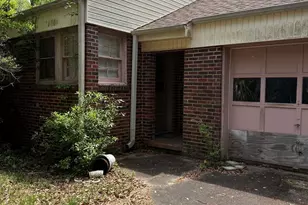 1033 N 19th Ave, Pensacola, FL 32501 - Photo 1