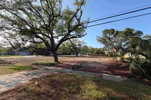 401 Fairpoint Dr, Gulf Breeze, FL 32561 - Photo 1