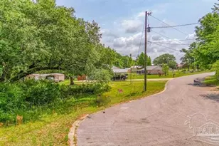 5600 Jamesville Ln, Pensacola, FL 32526 - Photo 1
