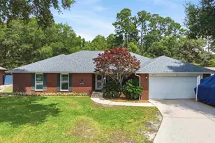 952 Lake Aire Dr, Pensacola, FL 32506 - Photo 1