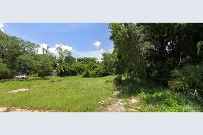 24 W Bobe St, Pensacola, FL 32501 - Photo 1