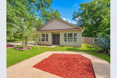 552 Cedar Tree Ln, Cantonment, FL 32533 - Photo 1