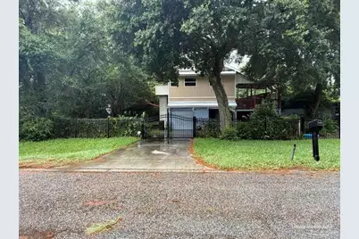 2127 S Fairfield Dr, Pensacola, FL 32507 - Photo 1