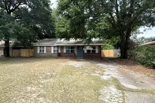 4674 Geneva Dr, Pensacola, FL 32526 - Photo 1