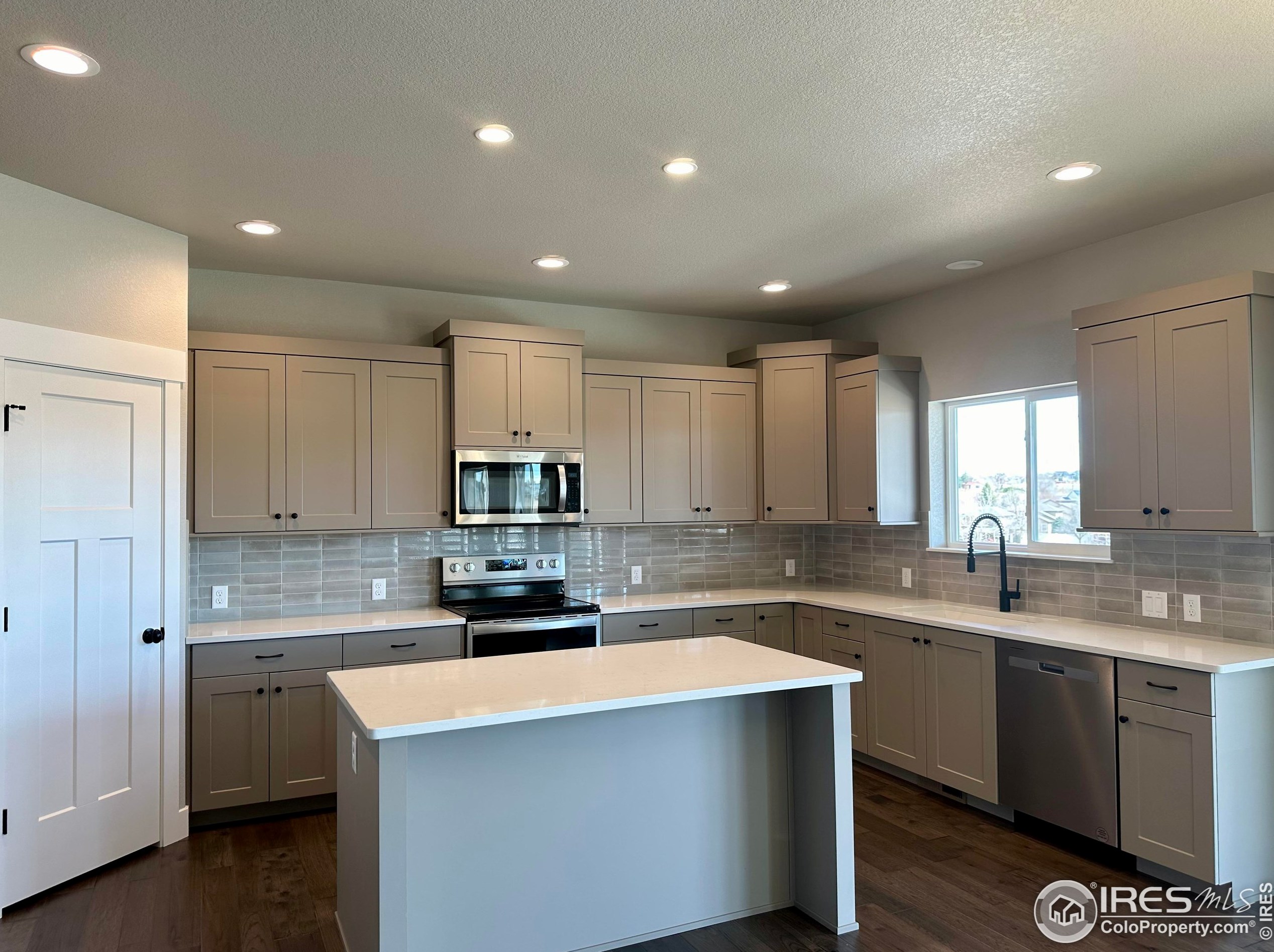 6404 2nd St, Greeley CO exterior