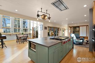 425 Wood St - Photo 7