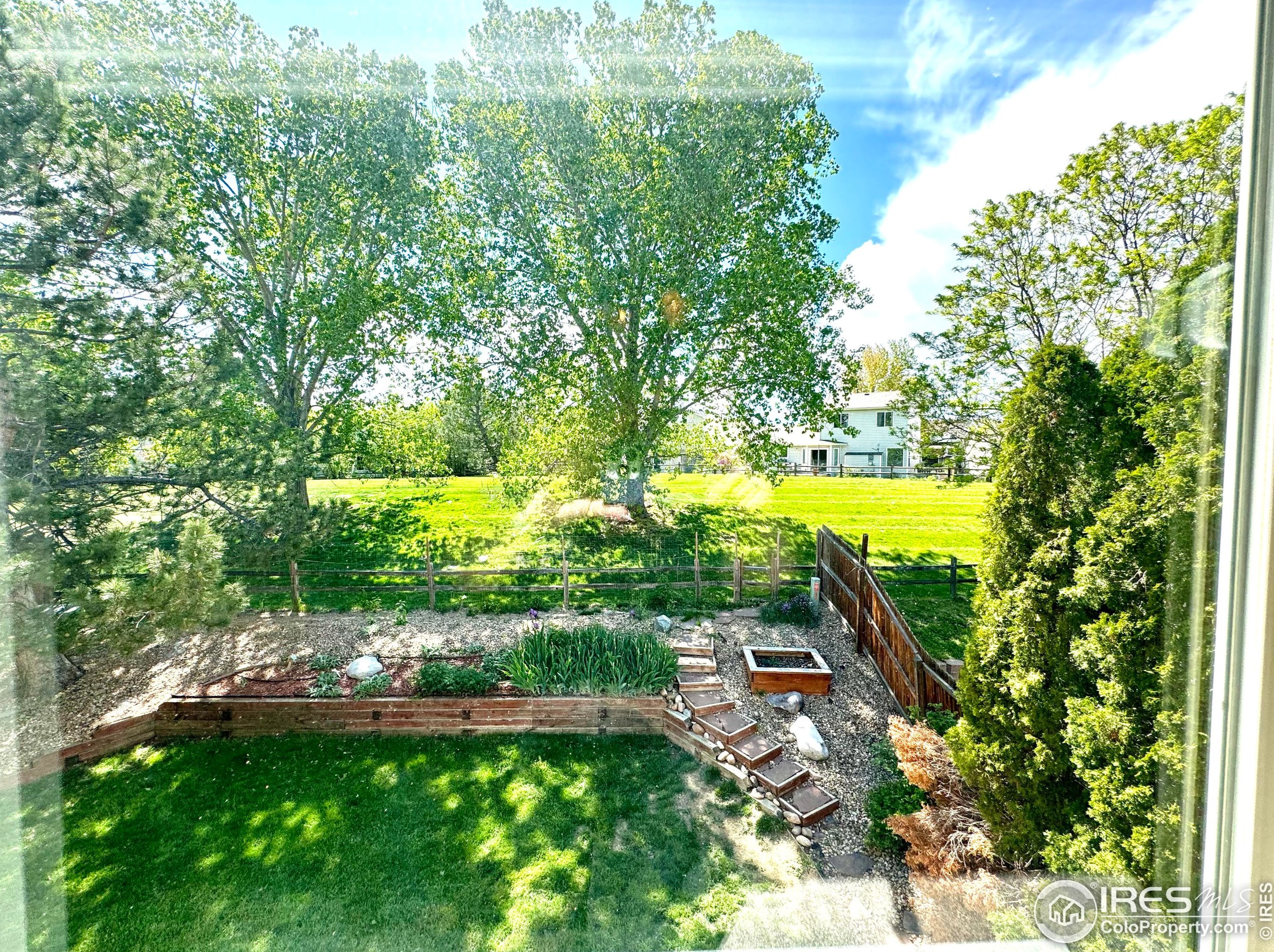 1213 Button Rock Dr, Longmont CO 80504-2258 exterior