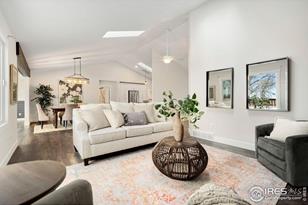 2443 Hampstead Dr - Photo 5