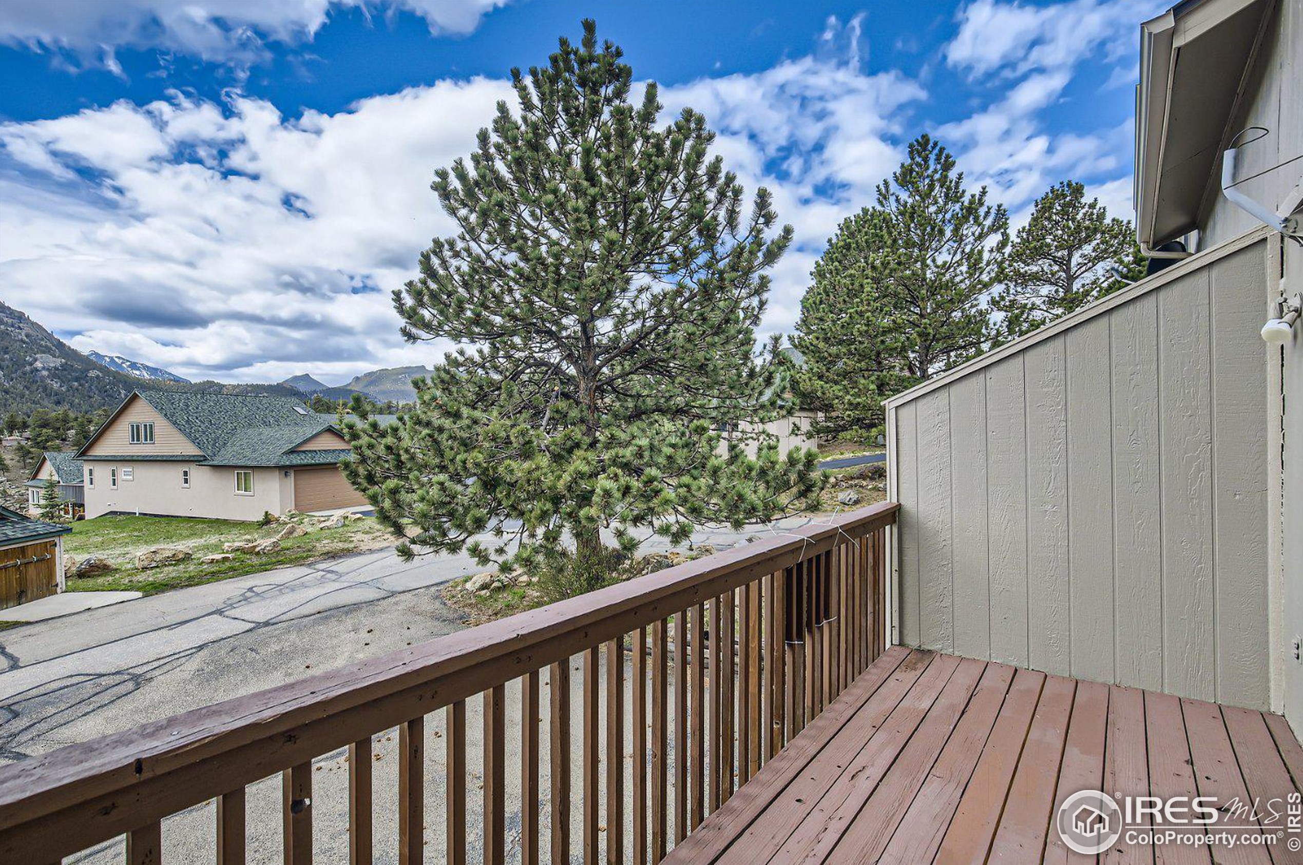 321 Big Horn Dr, Estes Park CO 80517-9003 exterior