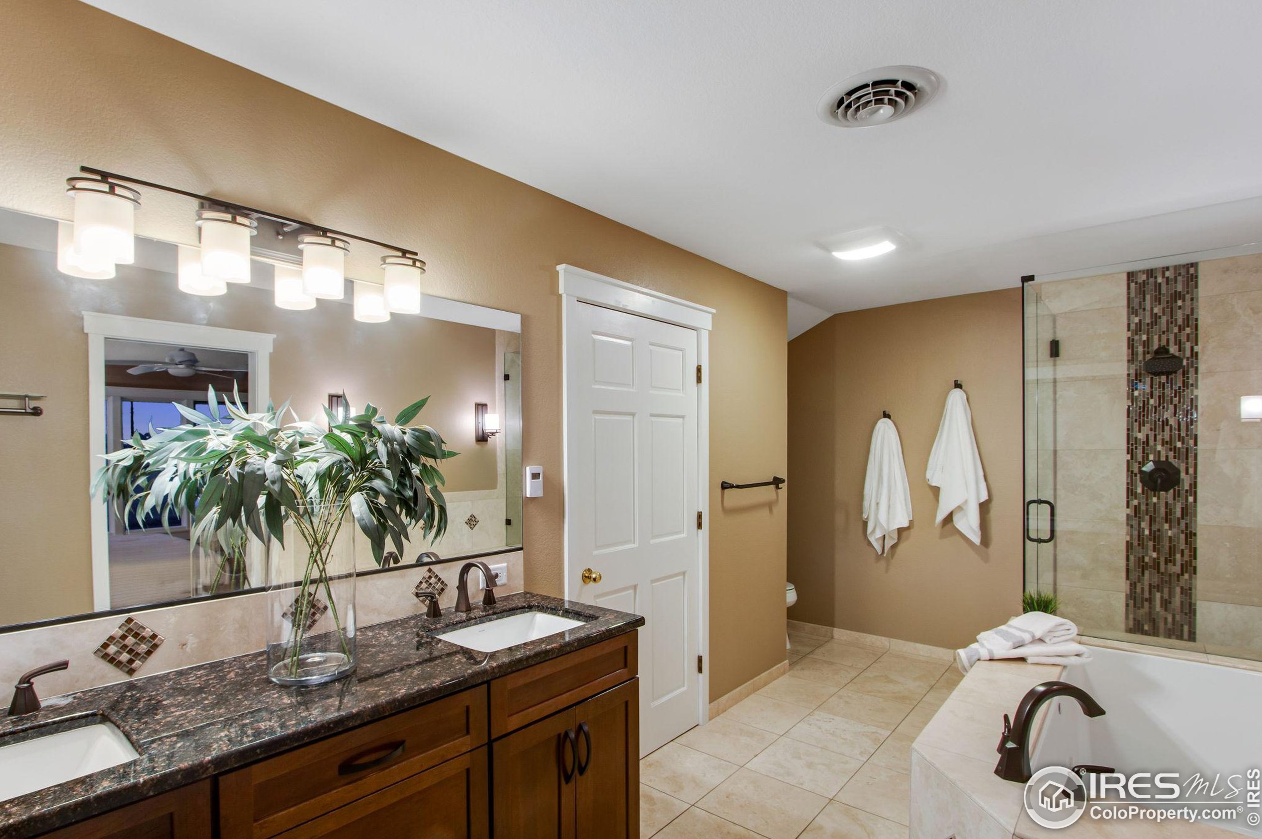 1717 Lindenwood Dr, Fort Collins CO  80524-2280 exterior