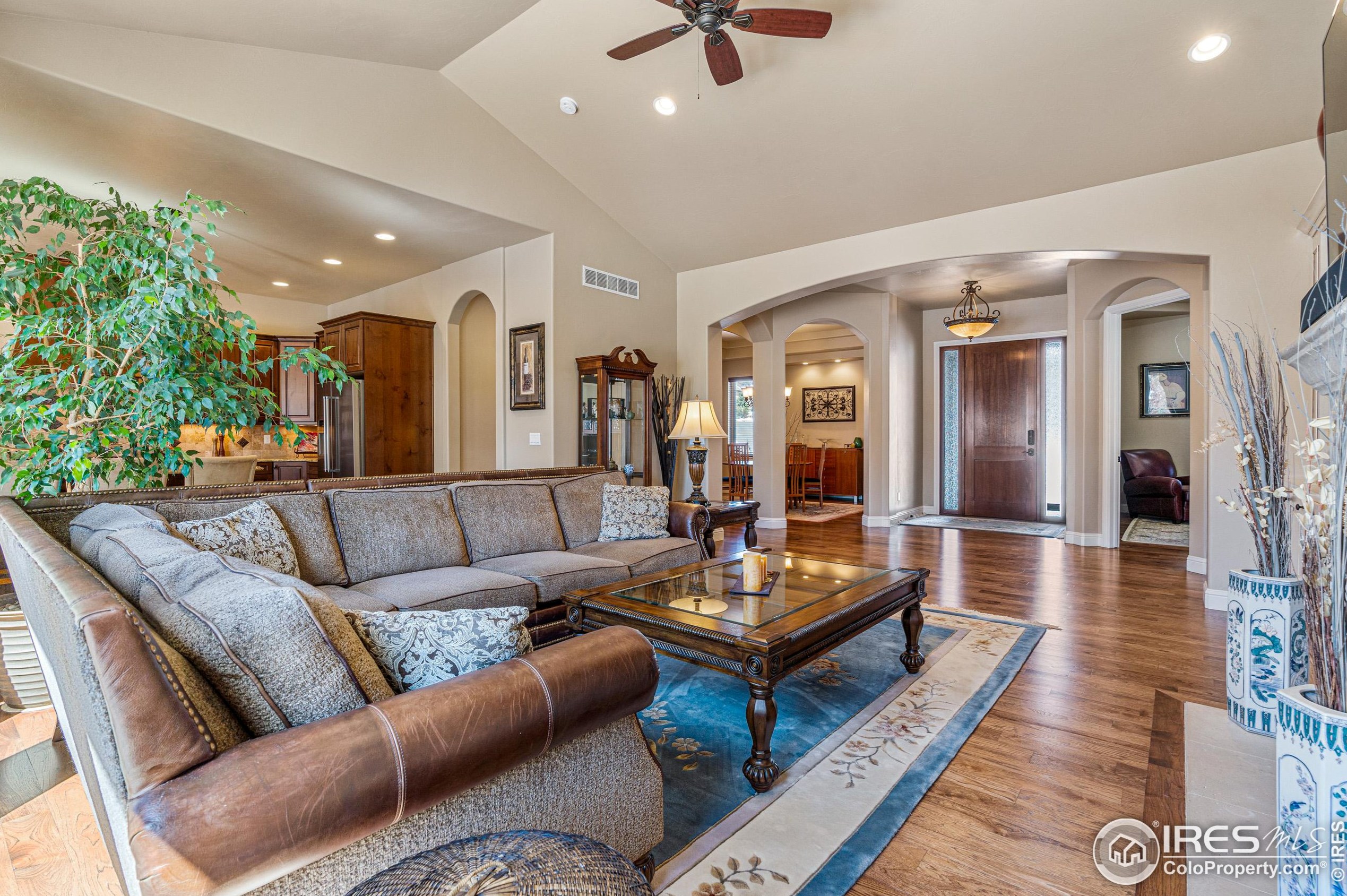 5025 Knobcone Dr, Castle Rock CO 80108-7803 exterior