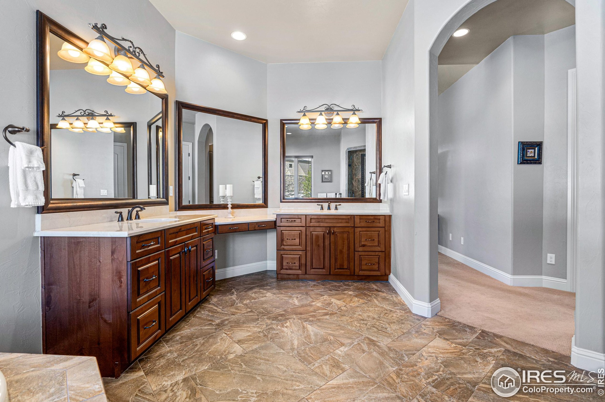 5025 Knobcone Dr, Castle Rock CO 80108-7803 exterior