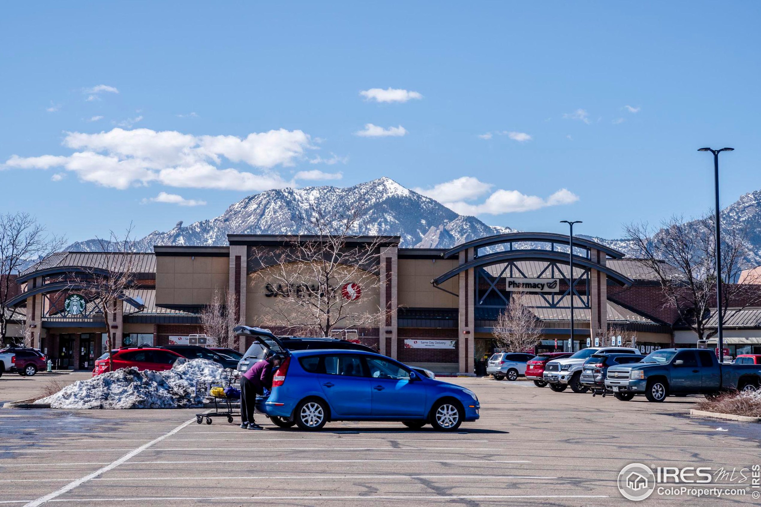 600 Manhattan Dr, Boulder CO 80303-4014 exterior