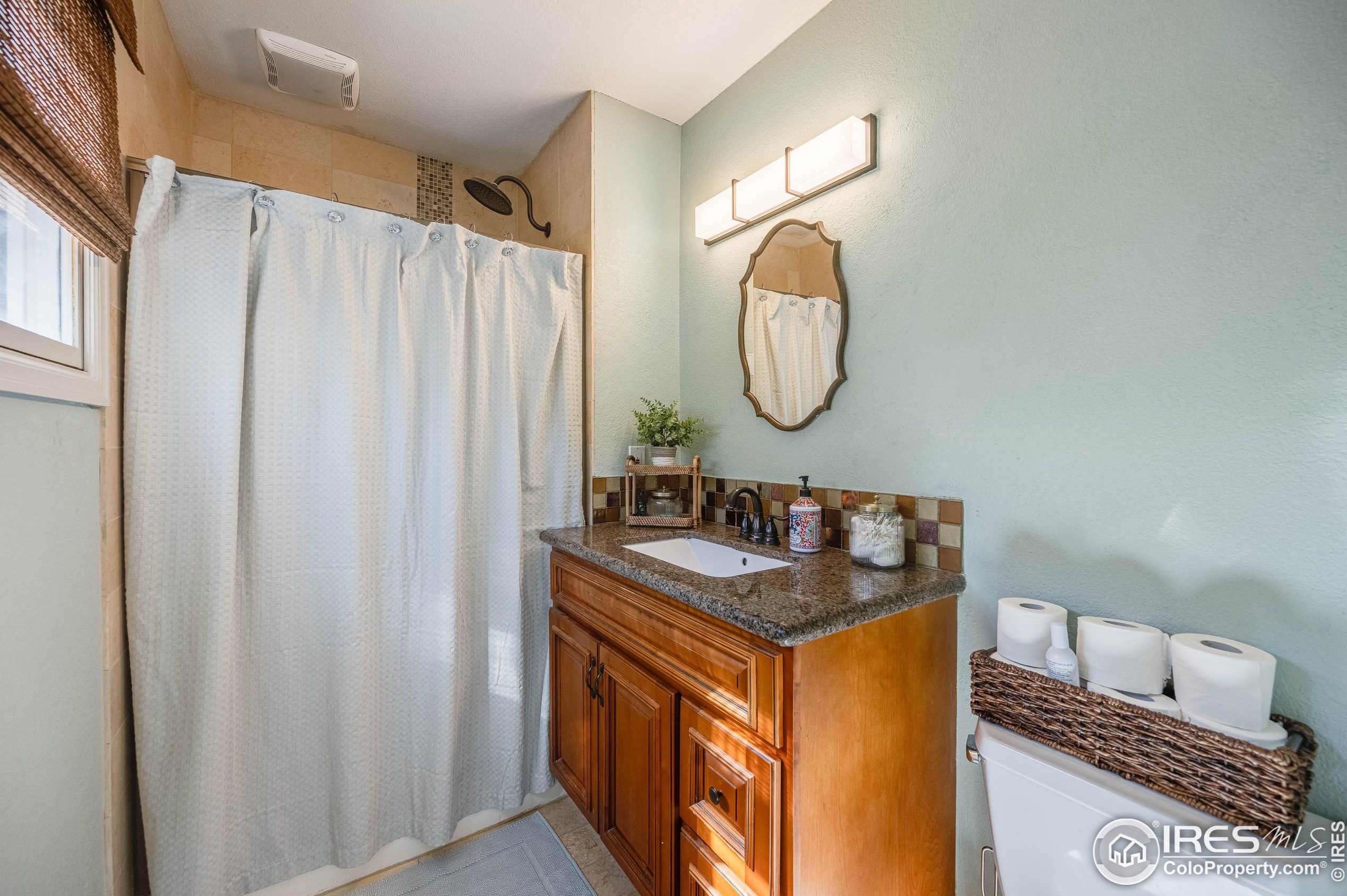 1712 Lakeshore Dr, Fort Collins CO  80525-2422 exterior