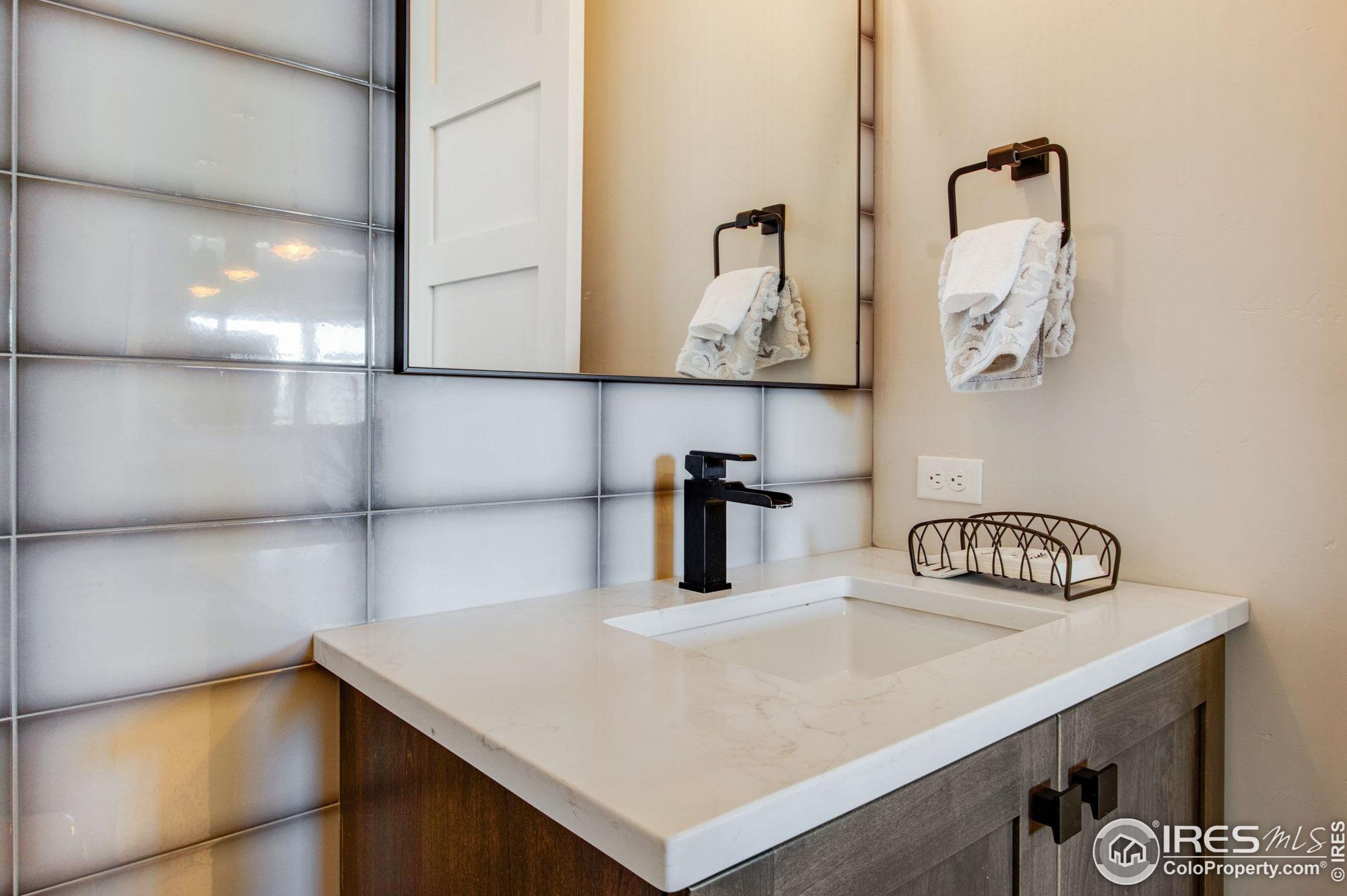 4059 Grand Park Dr, Timnath CO  80547 exterior