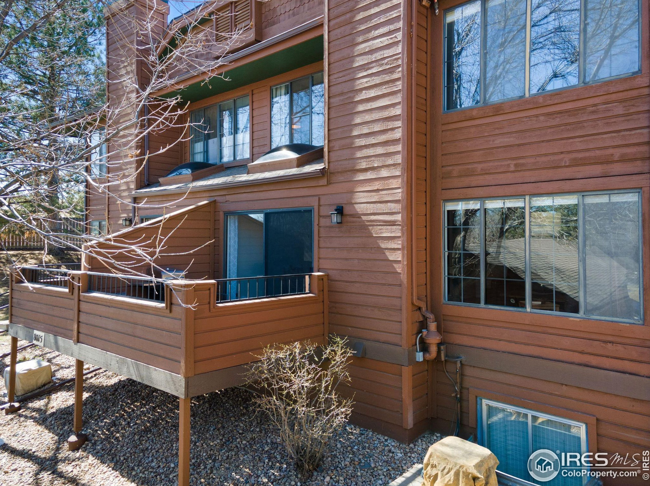 8015 Holland Ct, Arvada CO  80005-2289 exterior