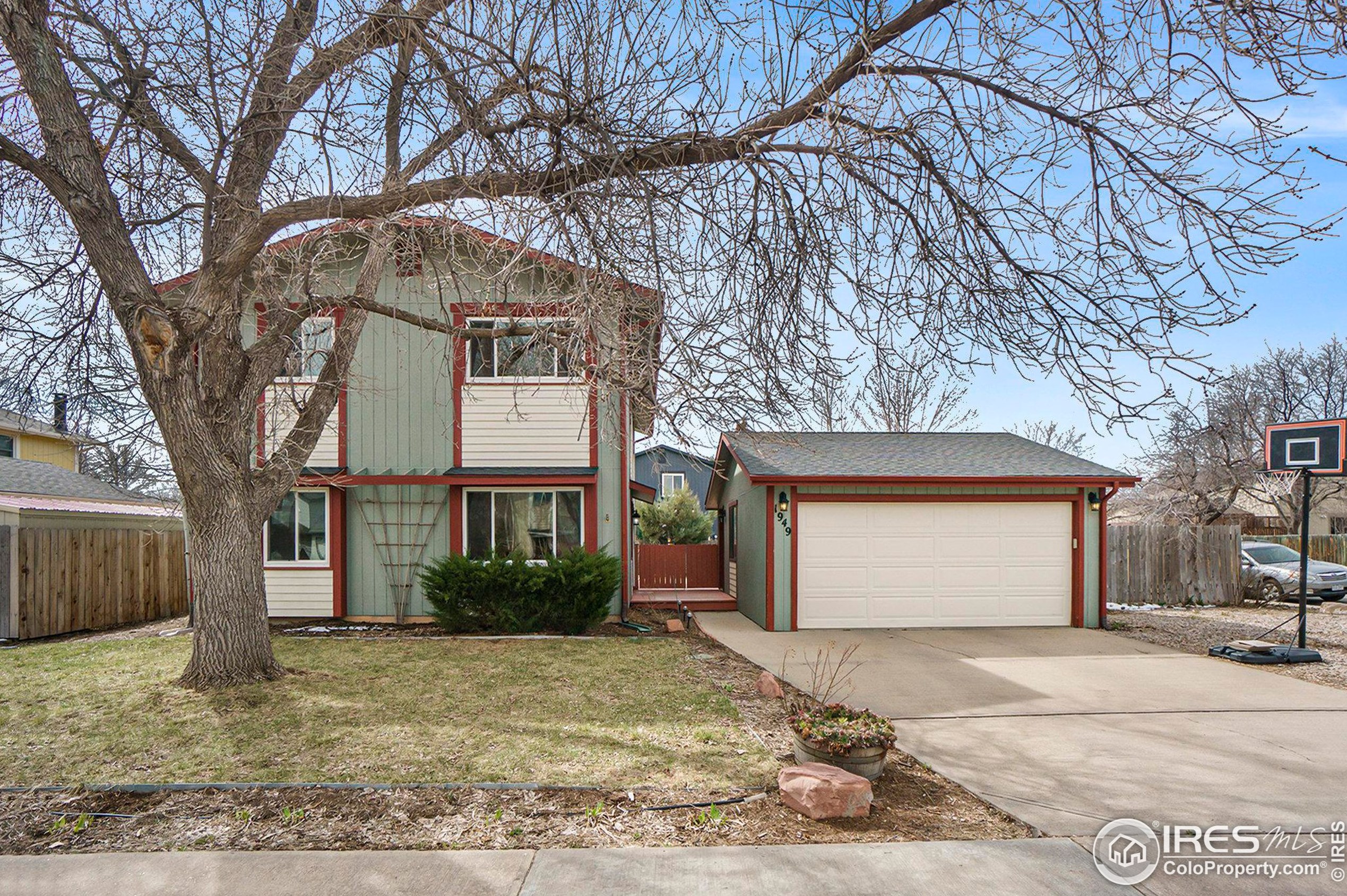 1949 Newcastle Ct, Fort Collins CO  80526-2335 exterior