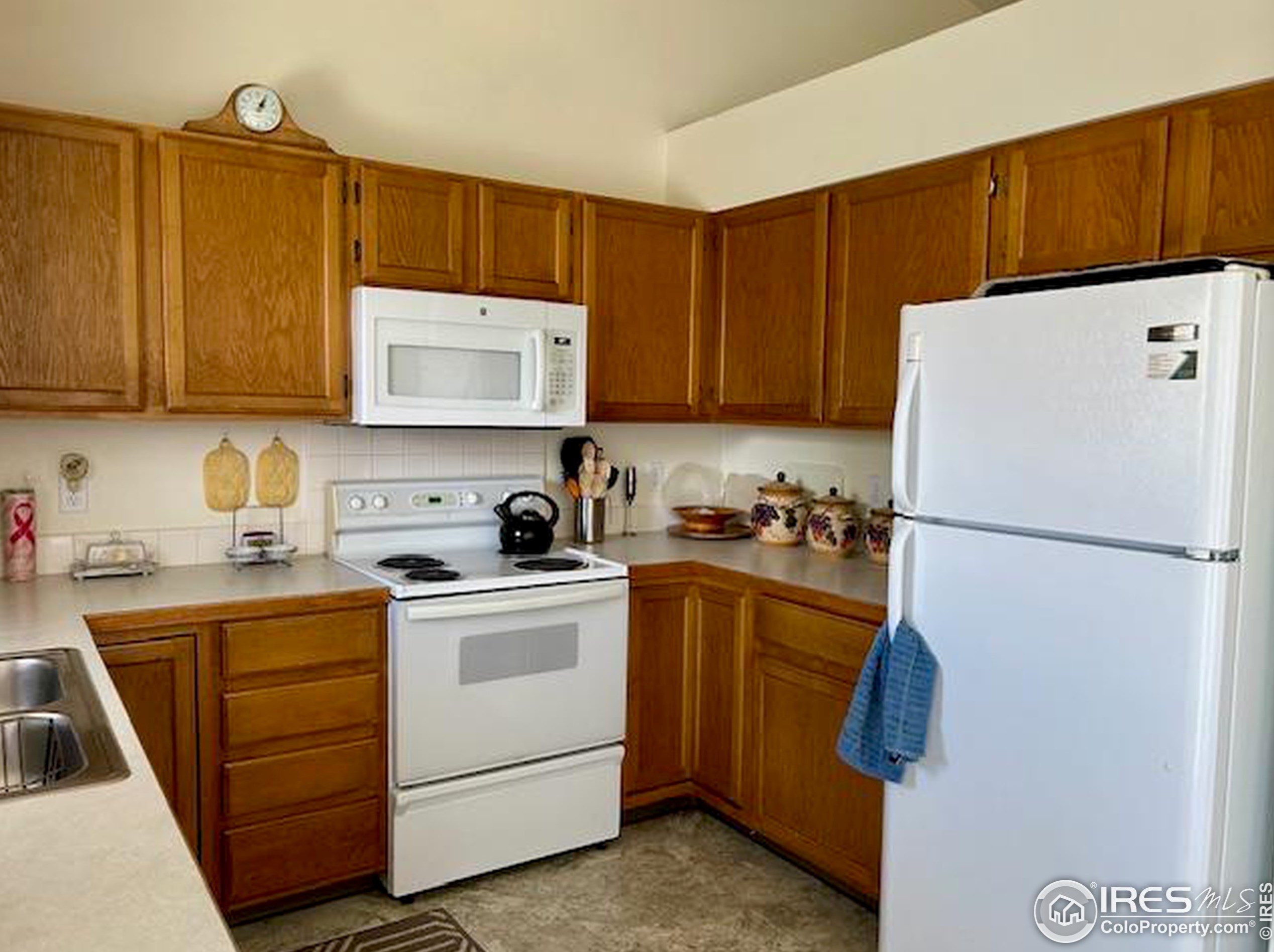 1125 Belle Dr, Loveland CO 80537-3705 exterior