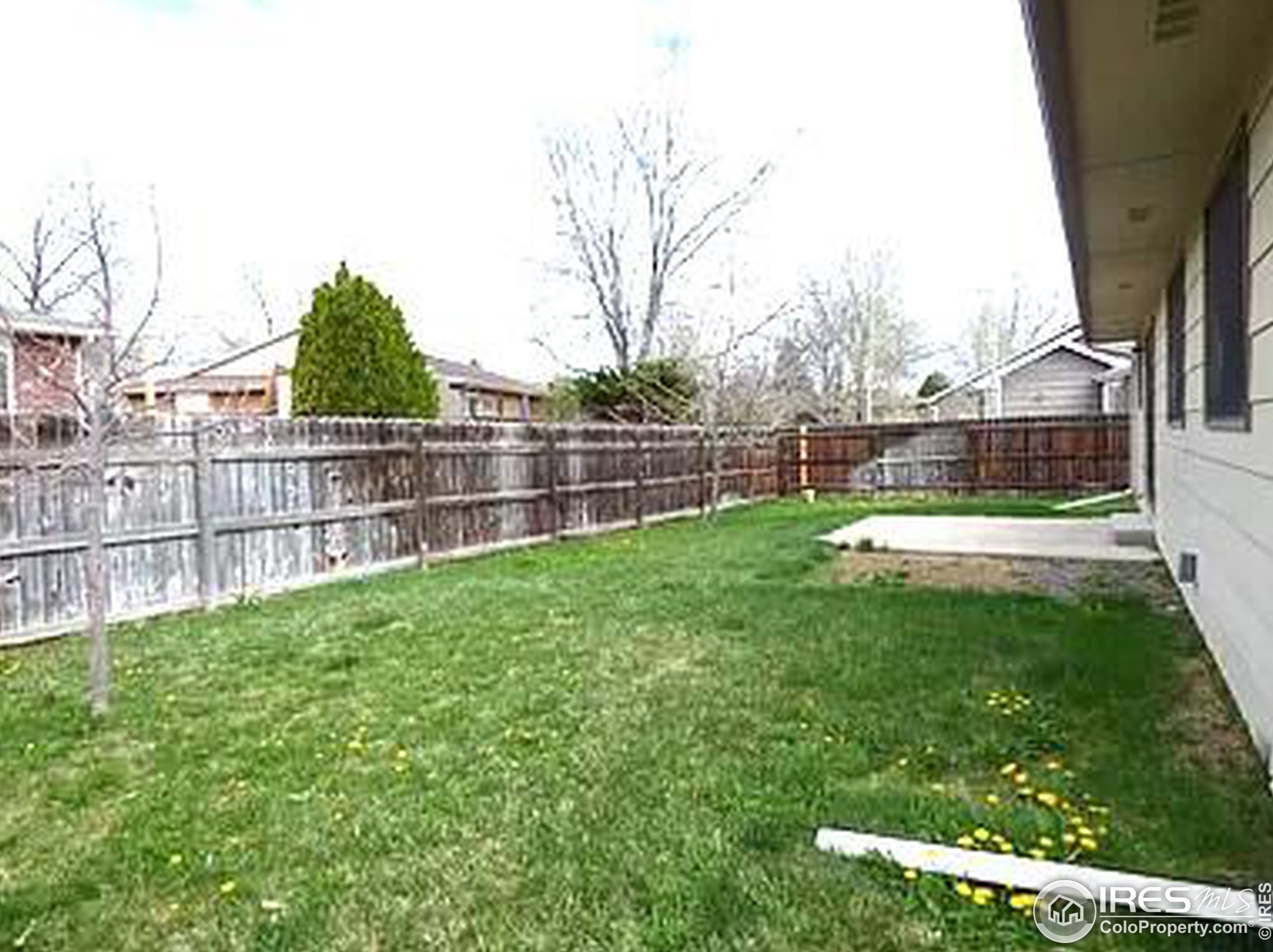 1125 Belle Dr, Loveland CO 80537-3705 exterior