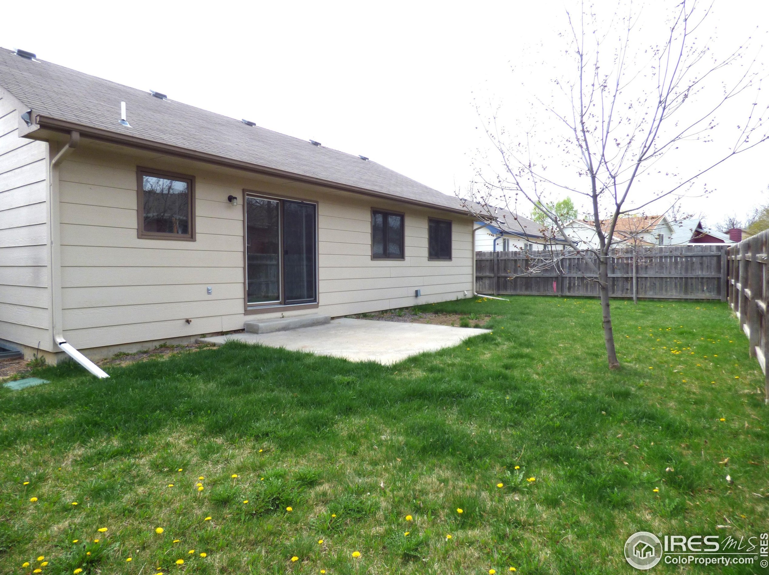 1125 Belle Dr, Loveland CO 80537-3705 exterior