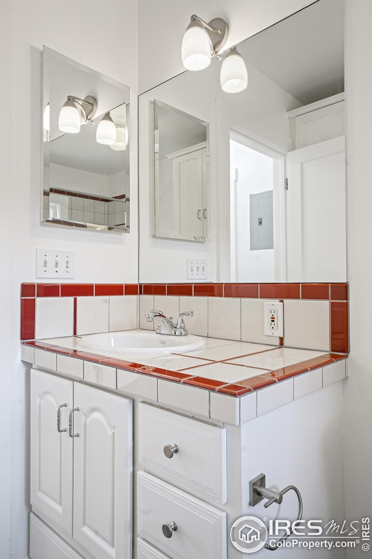 957 9th St, Boulder CO  80302-7225 exterior