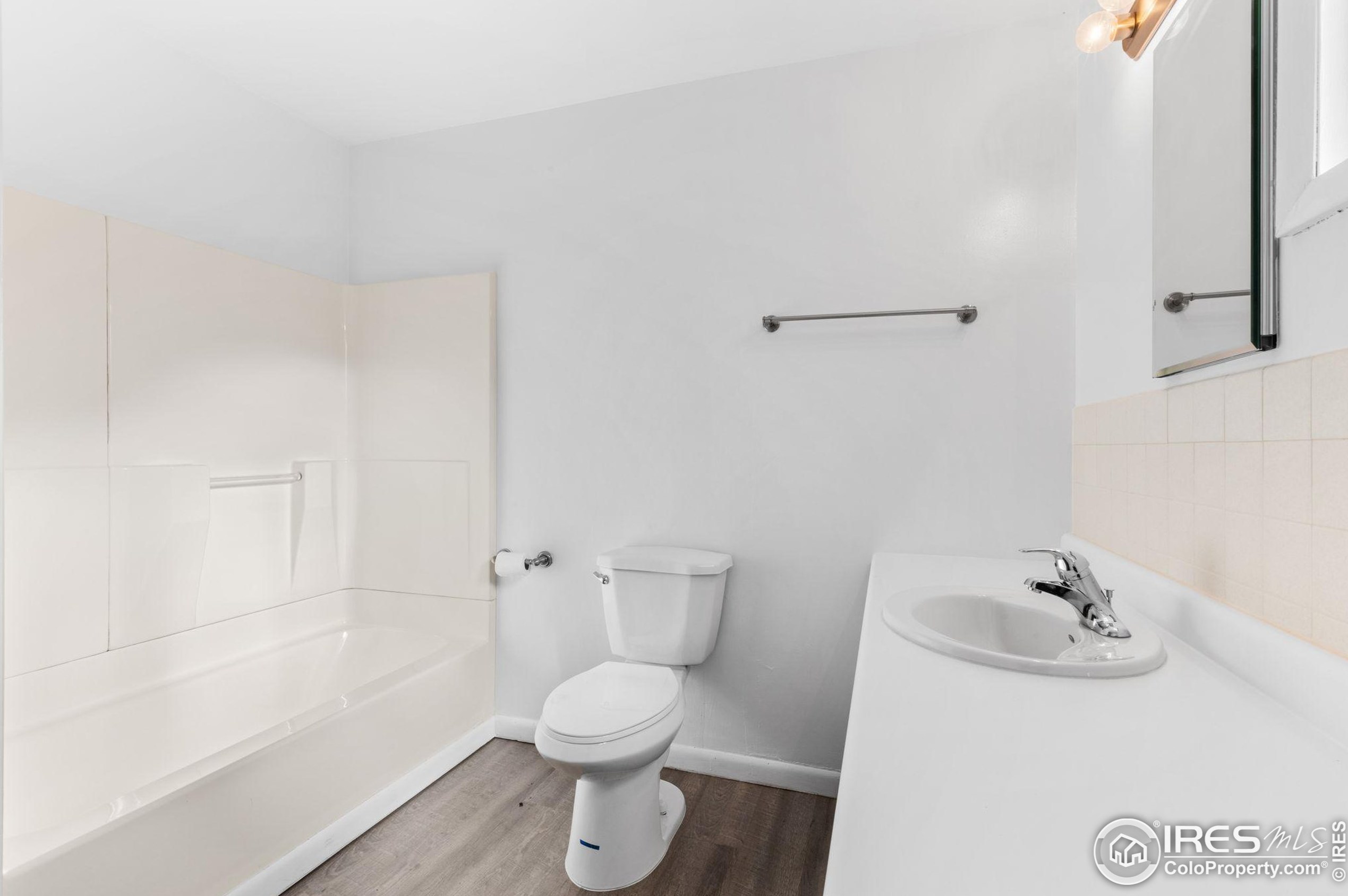 2041 Fish Creek Rd, Estes Park CO 80517-6925 exterior