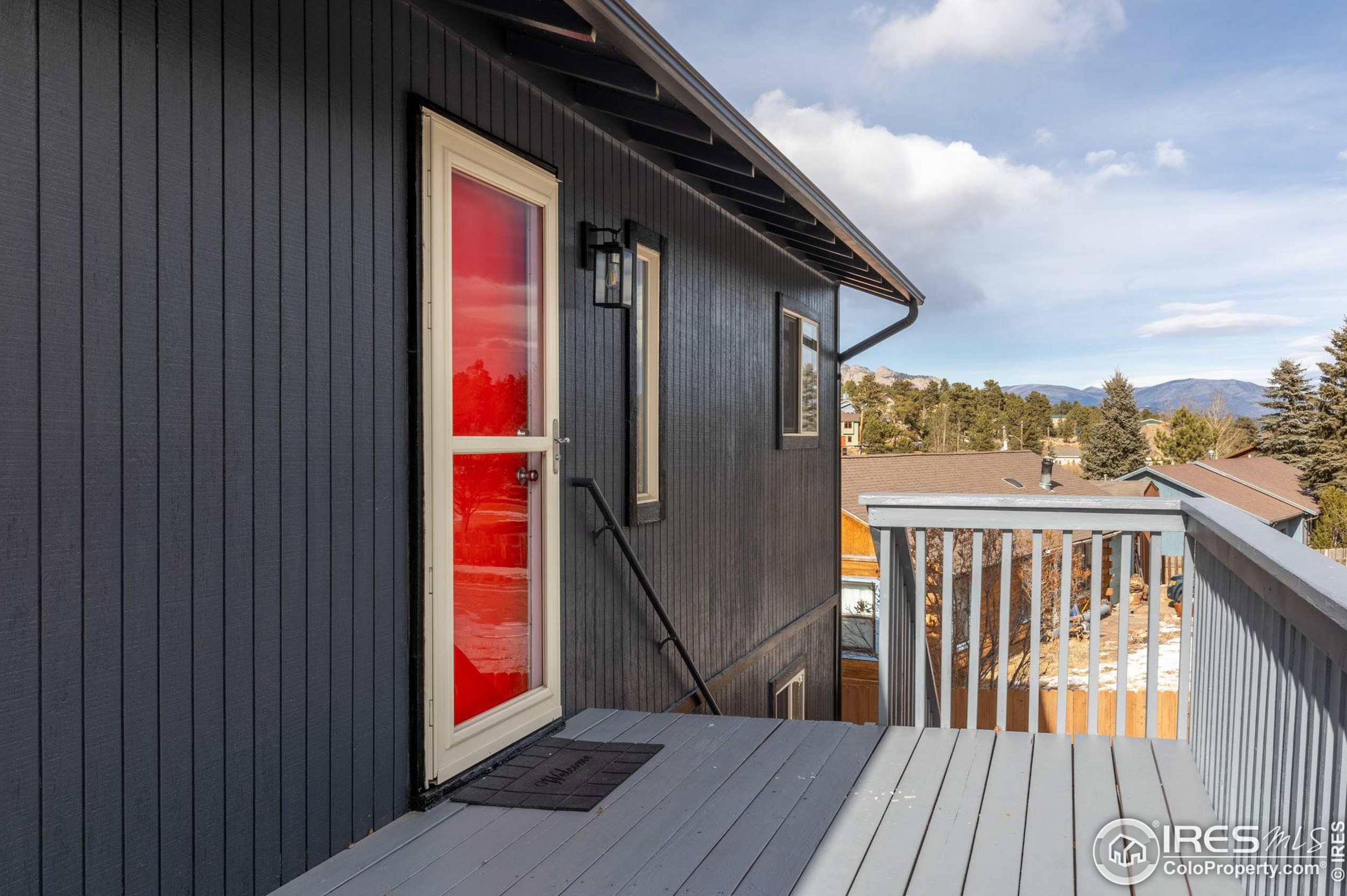 2041 Fish Creek Rd, Estes Park CO 80517-6925 exterior