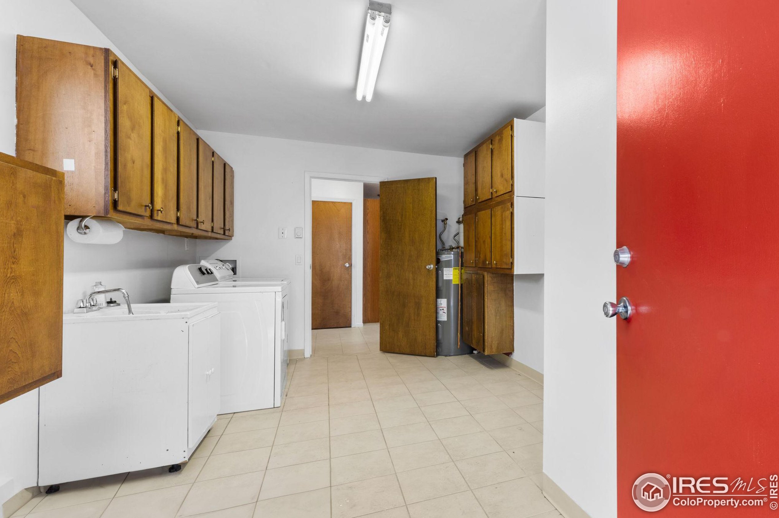 2041 Fish Creek Rd, Estes Park CO 80517-6925 exterior