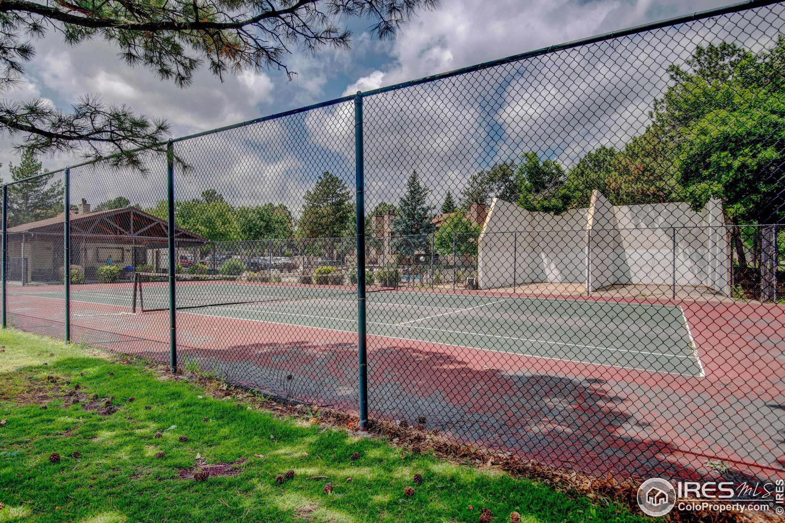 7720 87th Dr, Arvada CO  80005-1652 exterior