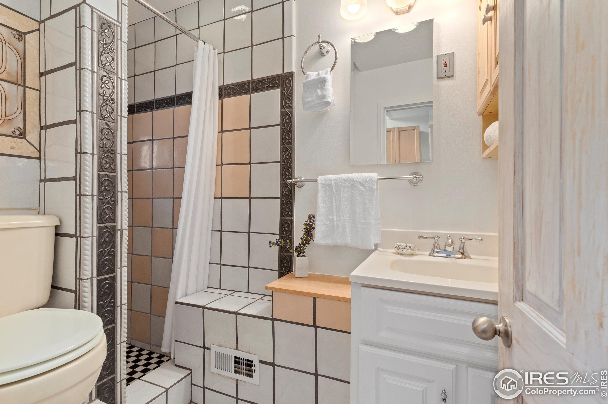 125 31st St, Boulder CO  80305-3401 exterior