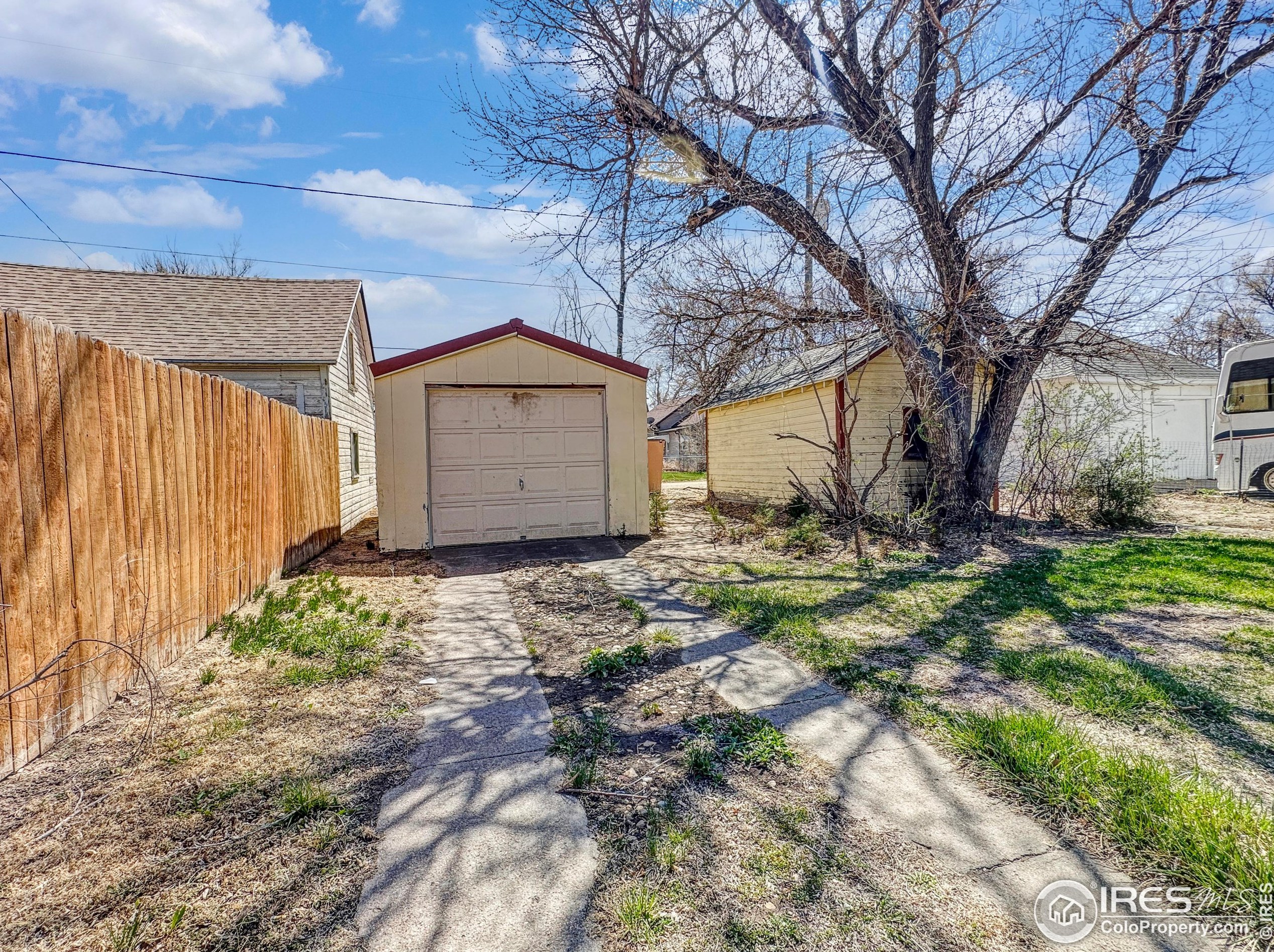 221 Denver St, Sterling CO 80751-4037 exterior