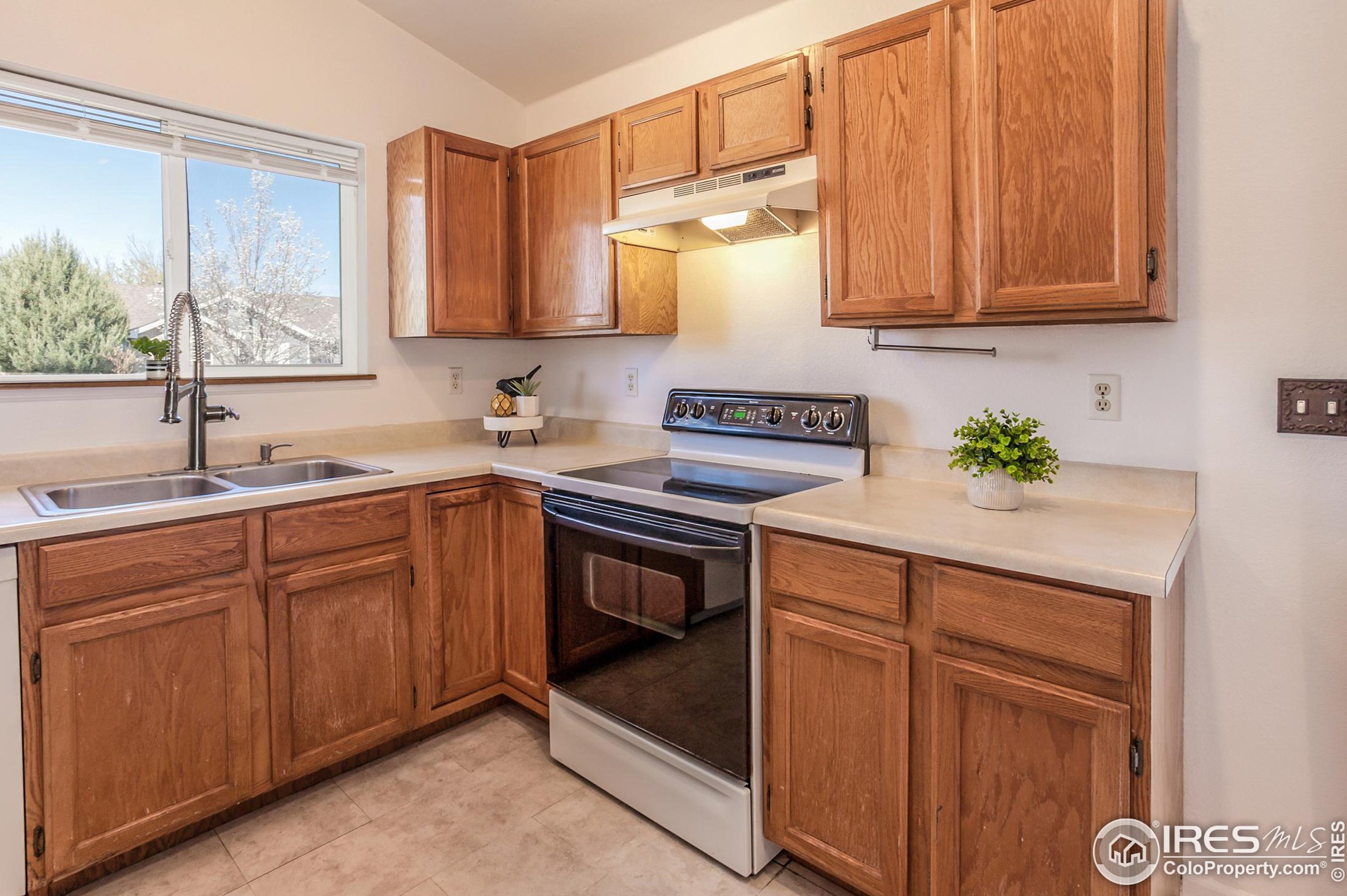 608 Meadow Dr, Fort Collins CO  80550-5739 exterior
