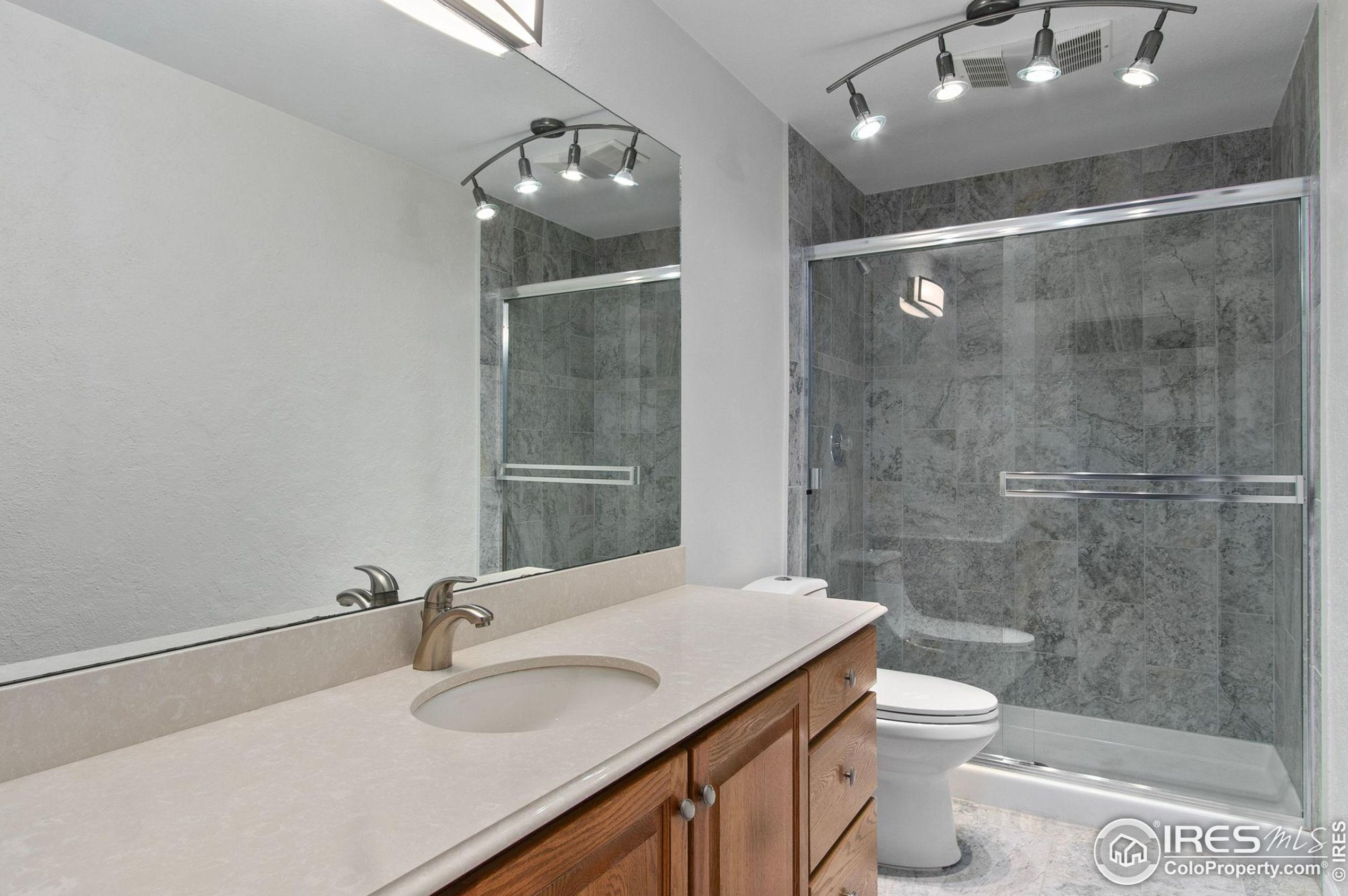 604 Hinsdale Ct, Fort Collins CO  80526-3933 exterior