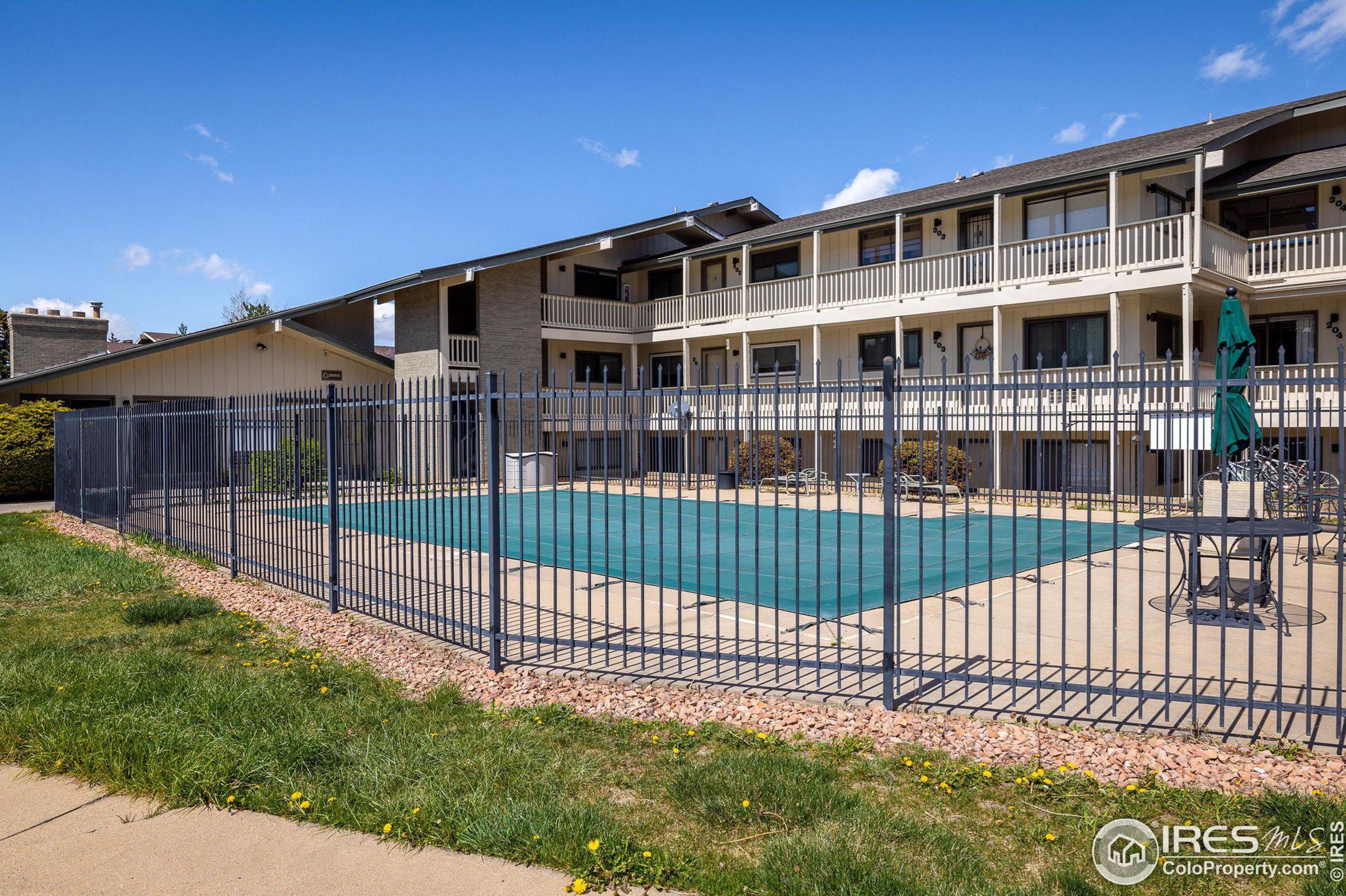 645 Manhattan Pl, Boulder CO  80303-4045 exterior