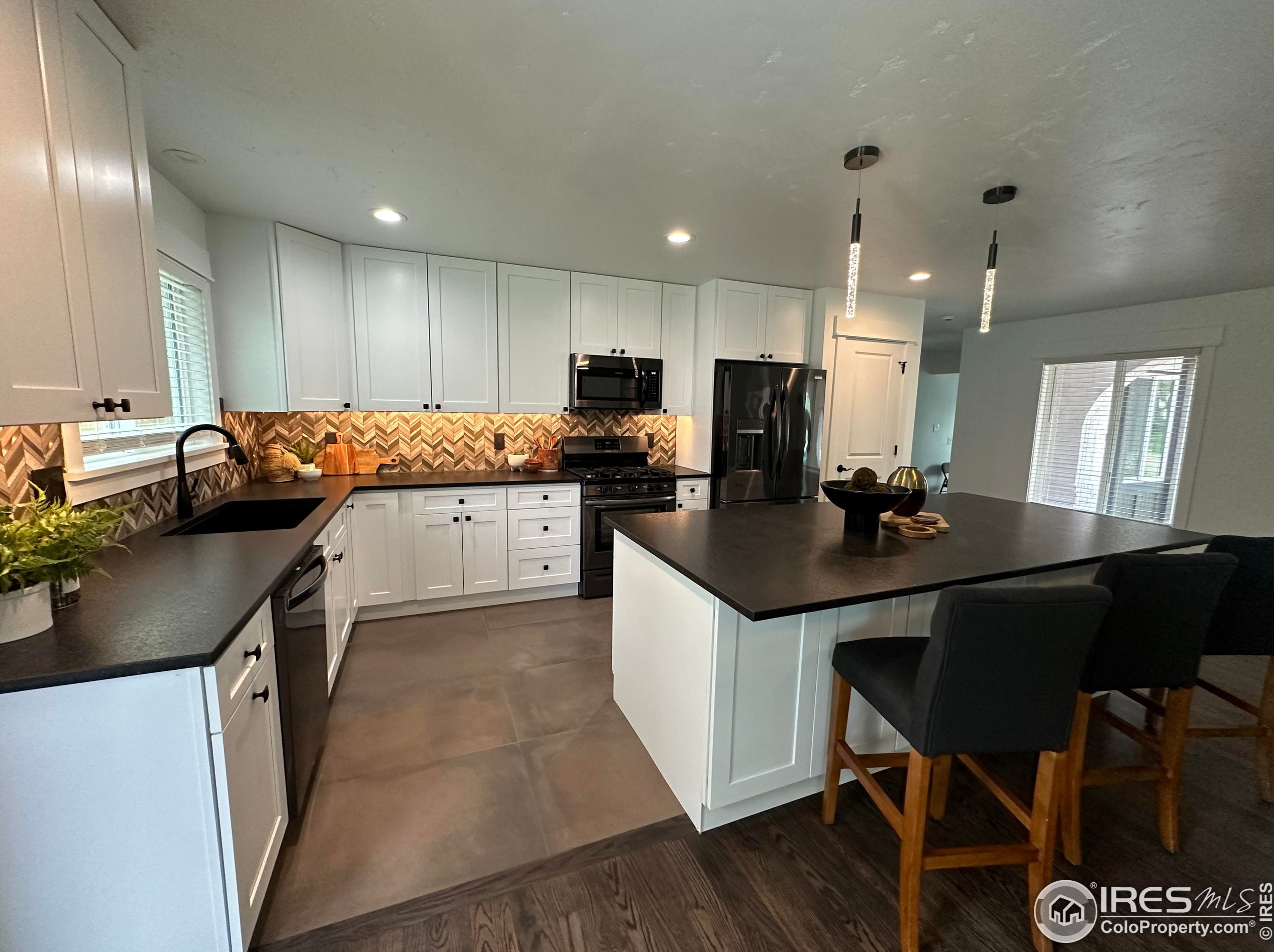 1725 Centennial Rd, Fort Collins CO 80525-4702 exterior