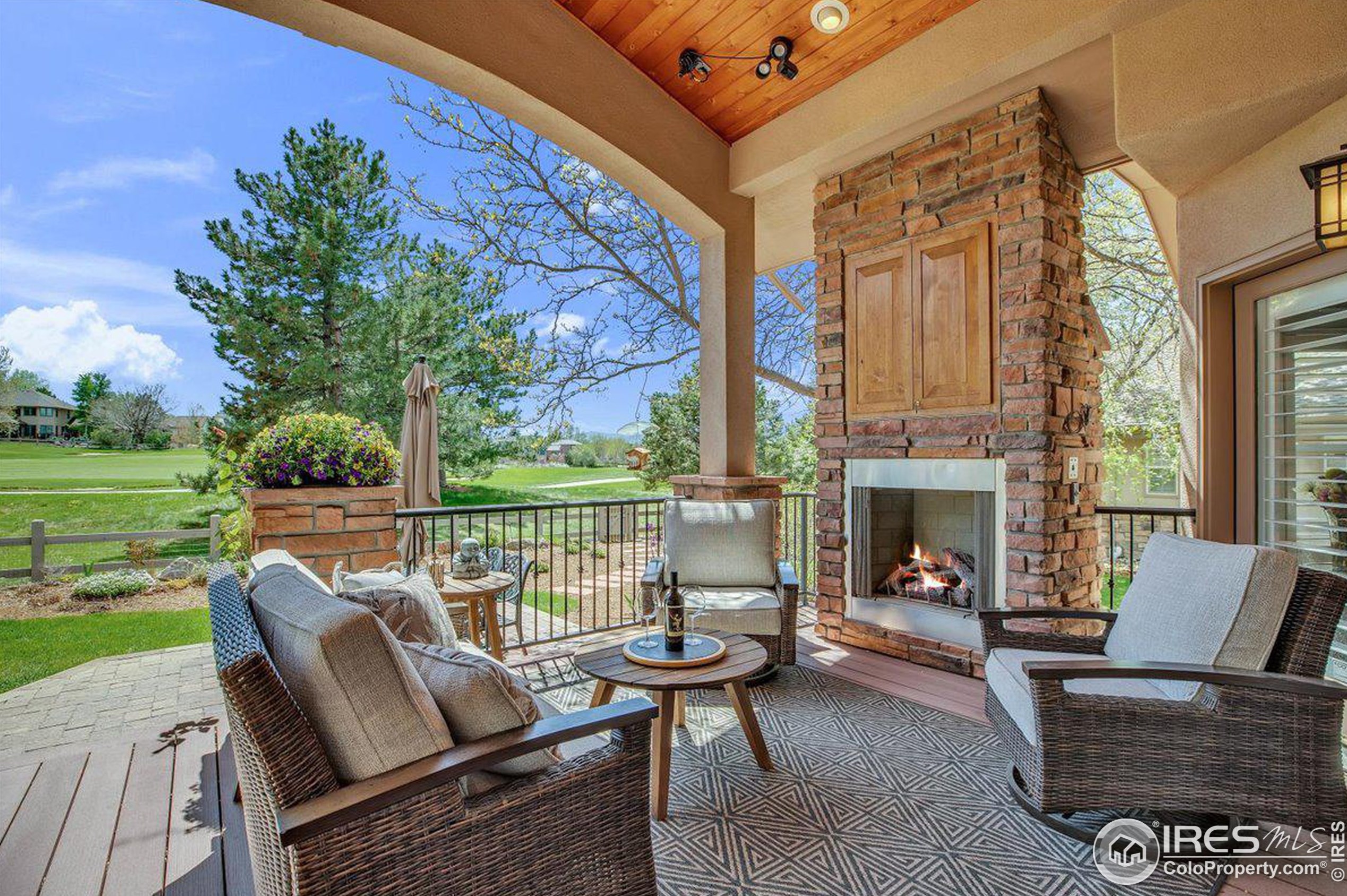 2254 Eagles Nest Dr, Lafayette CO  80026-9311 exterior