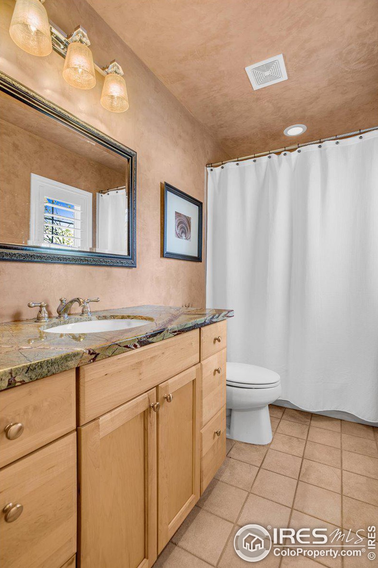 2254 Eagles Nest Dr, Lafayette CO  80026-9311 exterior