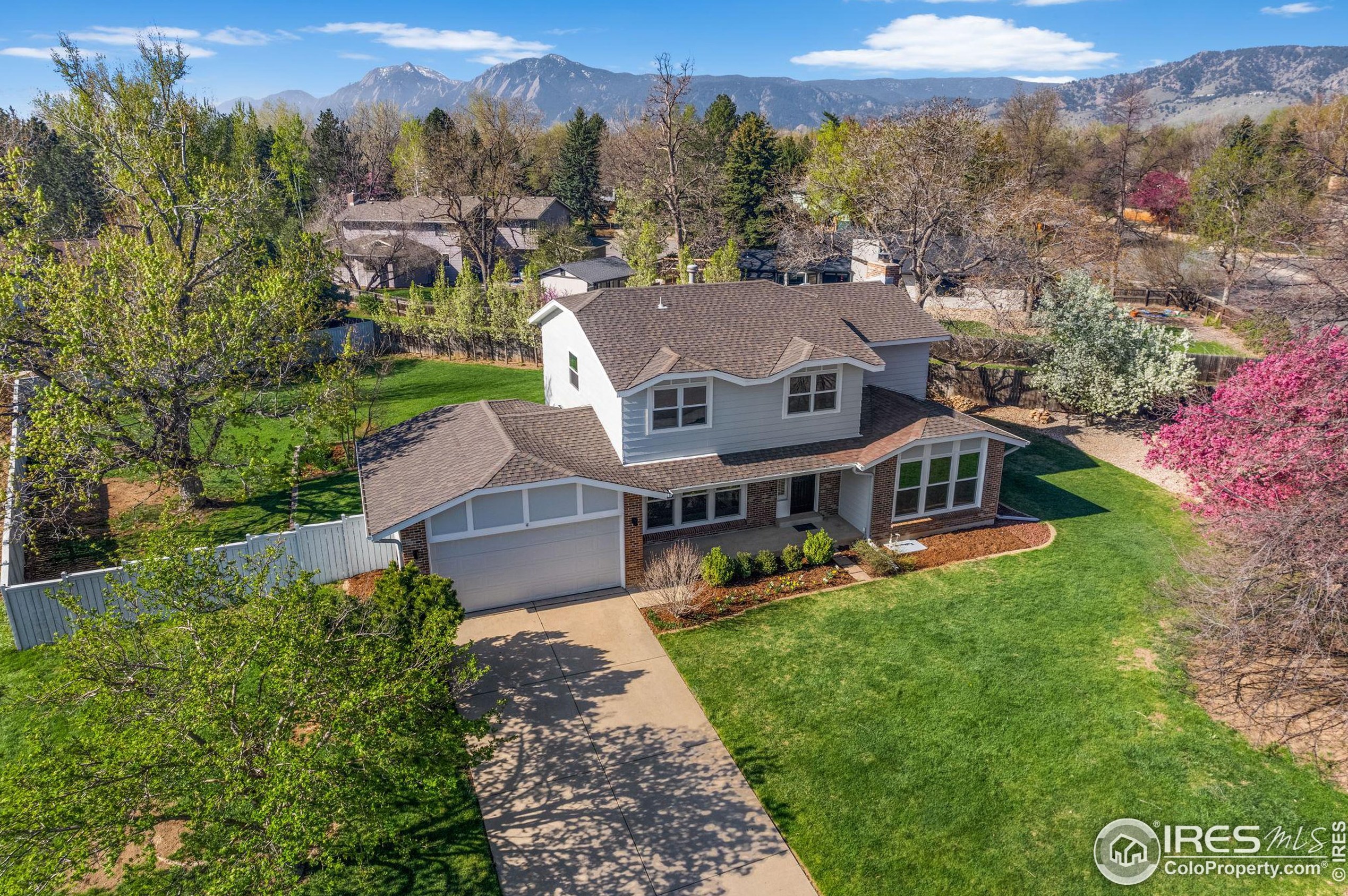 4302 Apple Way, Boulder CO  80301-1734 exterior