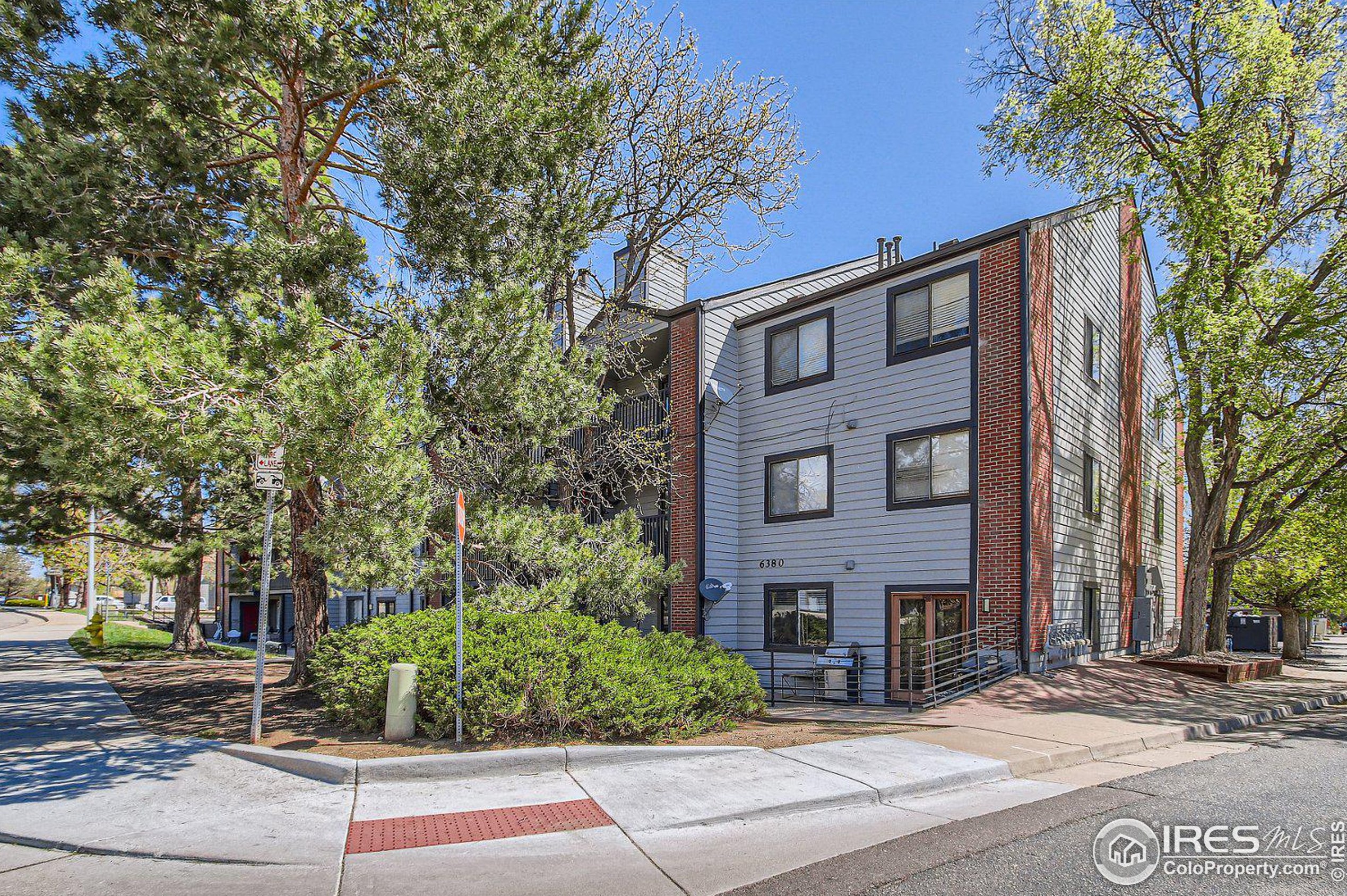 6380 Oak St, Arvada CO  80004-5803 exterior