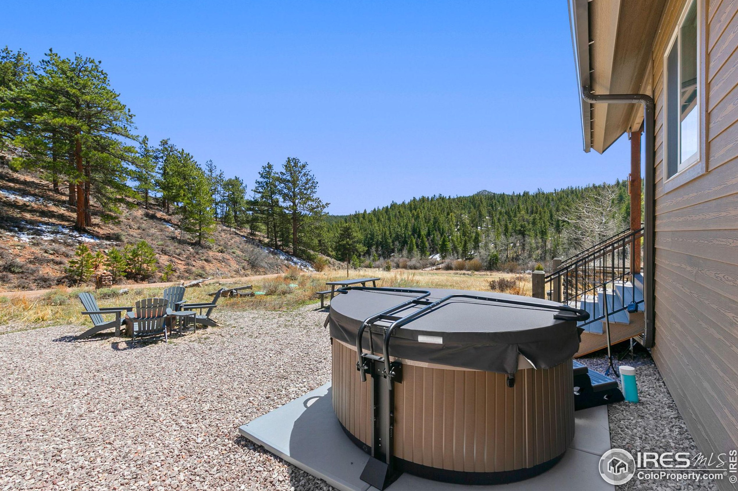 37 Caddo Rd, Red Feather Lakes CO  80545-8900 exterior