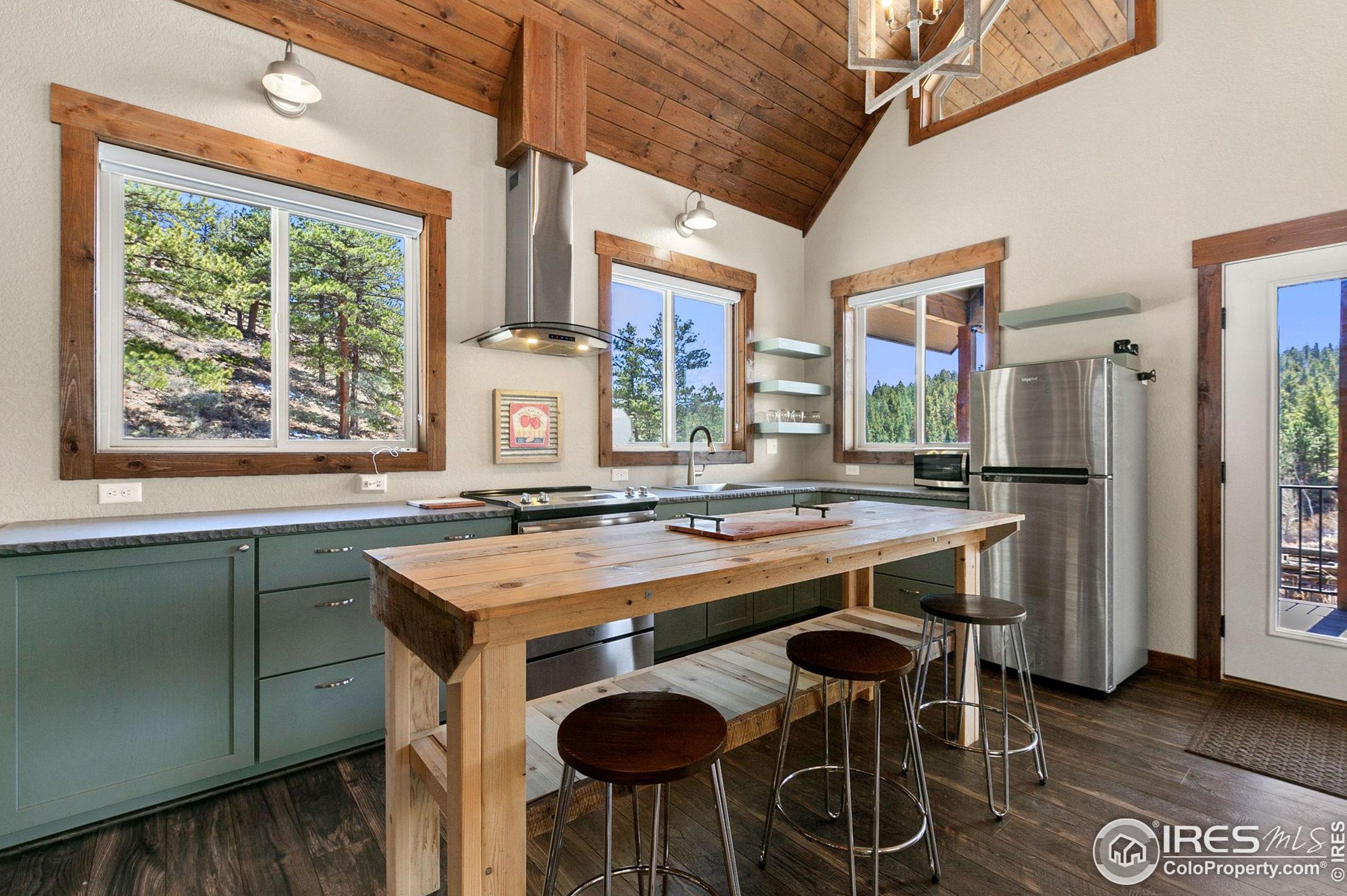 37 Caddo Rd, Red Feather Lakes CO  80545-8900 exterior