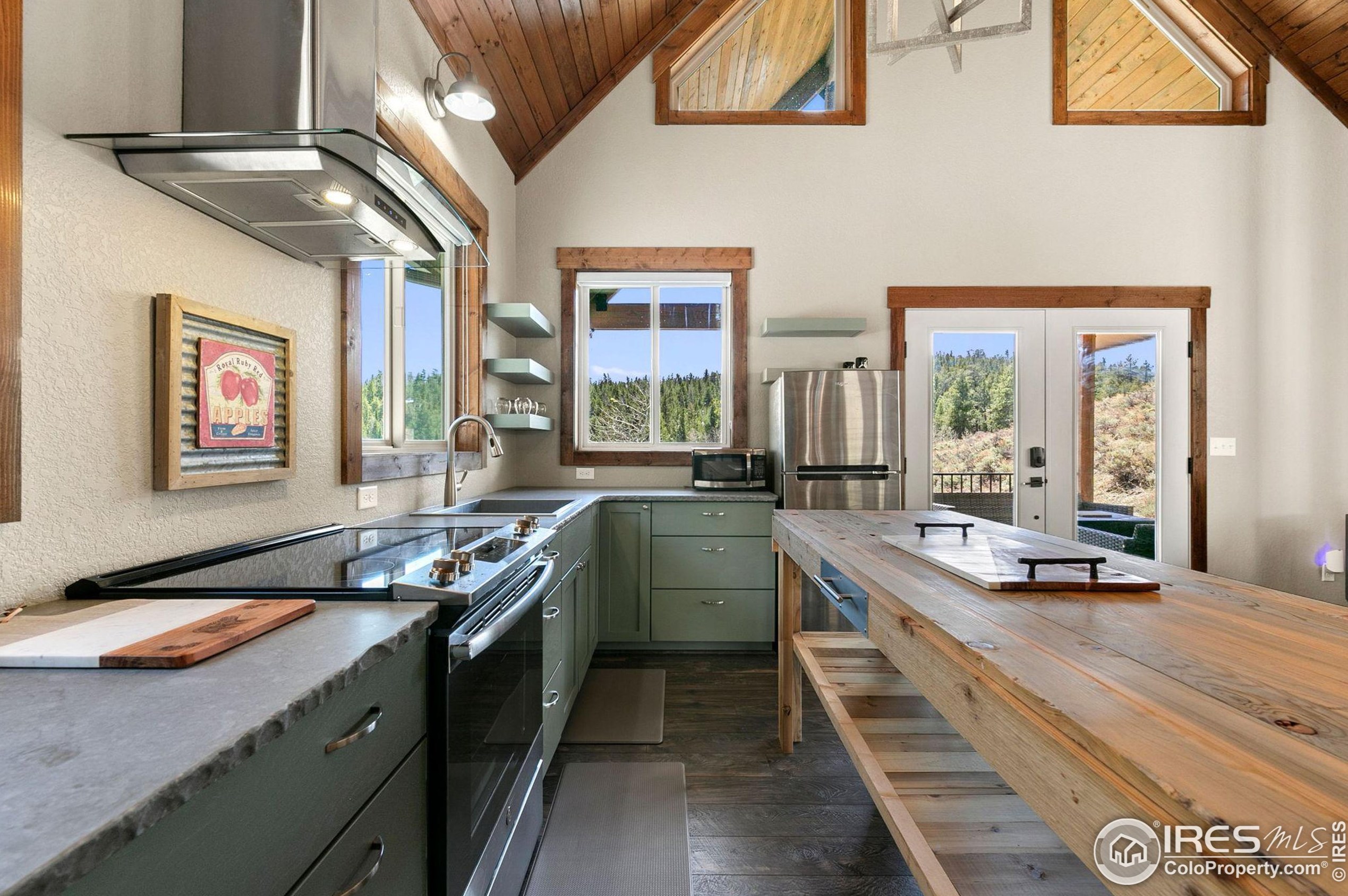 37 Caddo Rd, Red Feather Lakes CO  80545-8900 exterior