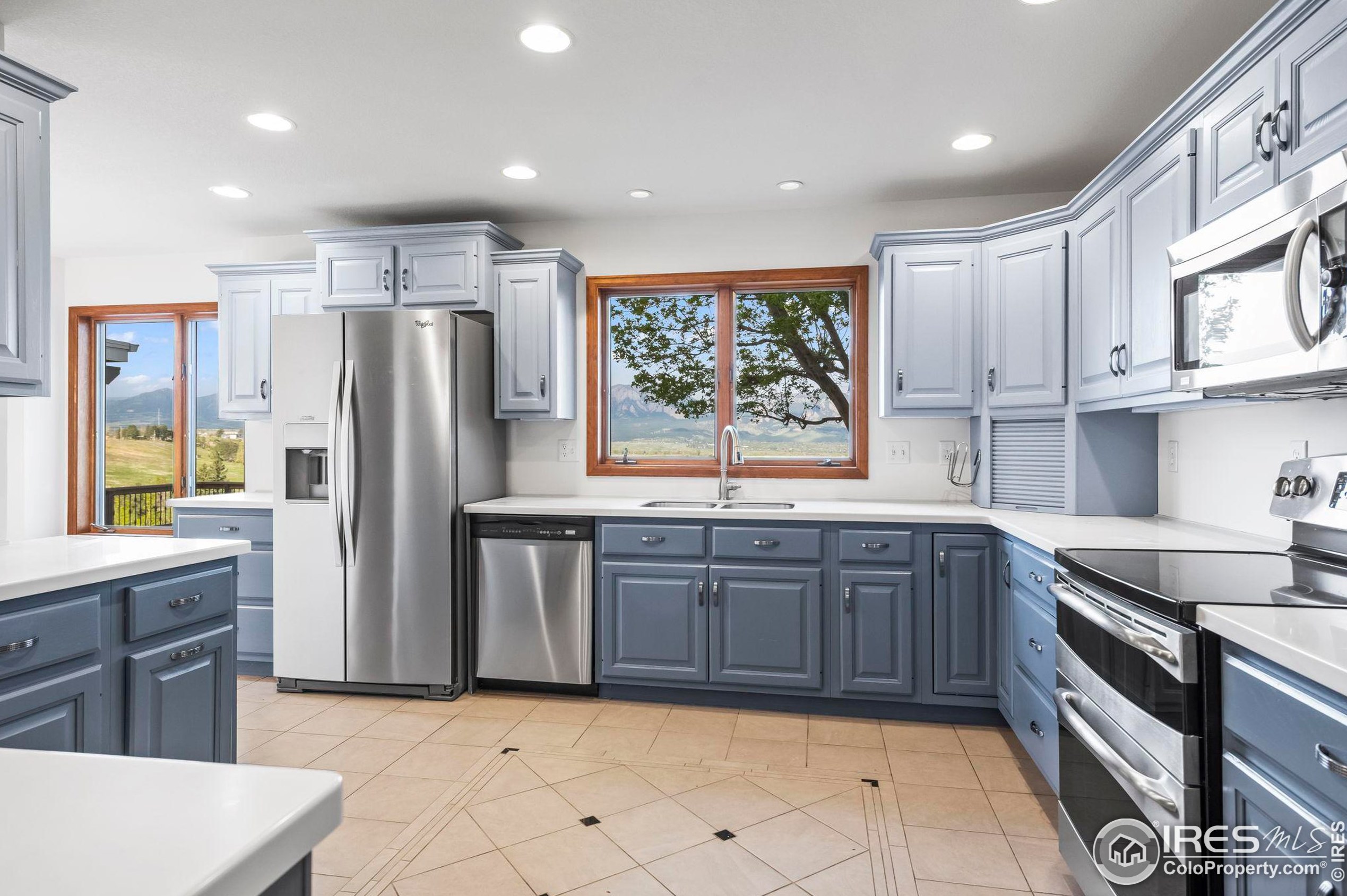 375 Majestic Vw Dr, Boulder CO  80303-4503 exterior
