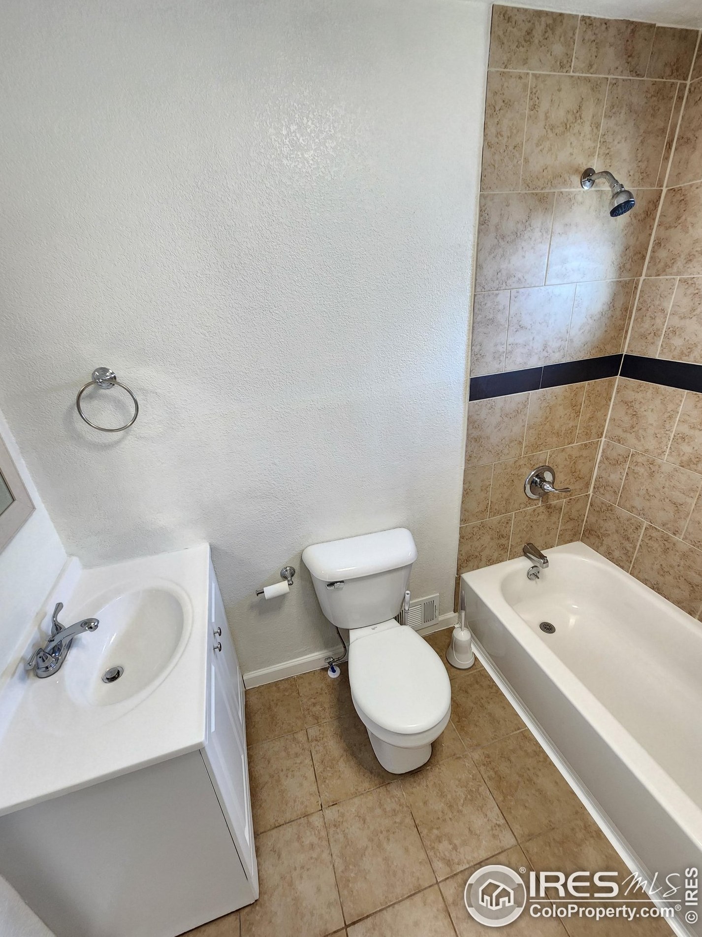 212 10th Ave, Sterling CO 80751-4402 exterior