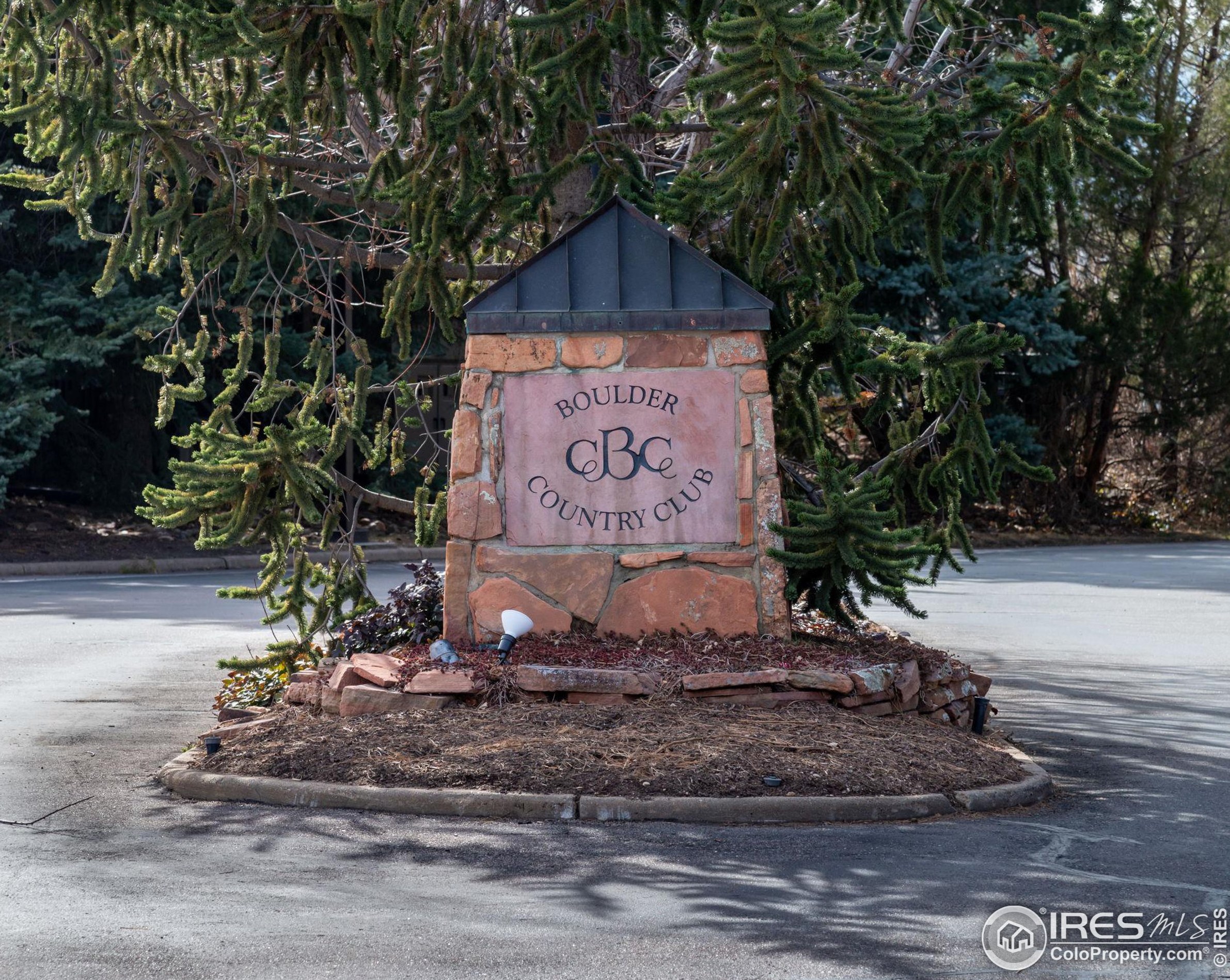 7329 Windsor Dr, Boulder CO 80301-3718 exterior