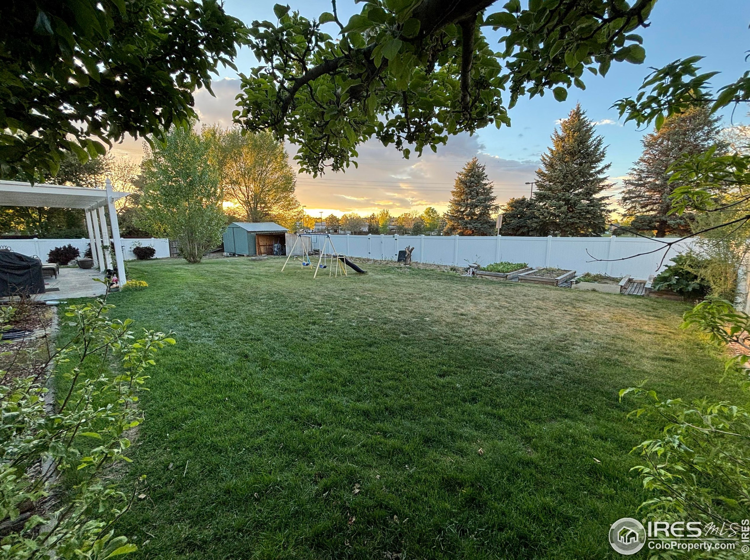 2203 Mountair Ln, Greeley CO 80634-7552 exterior