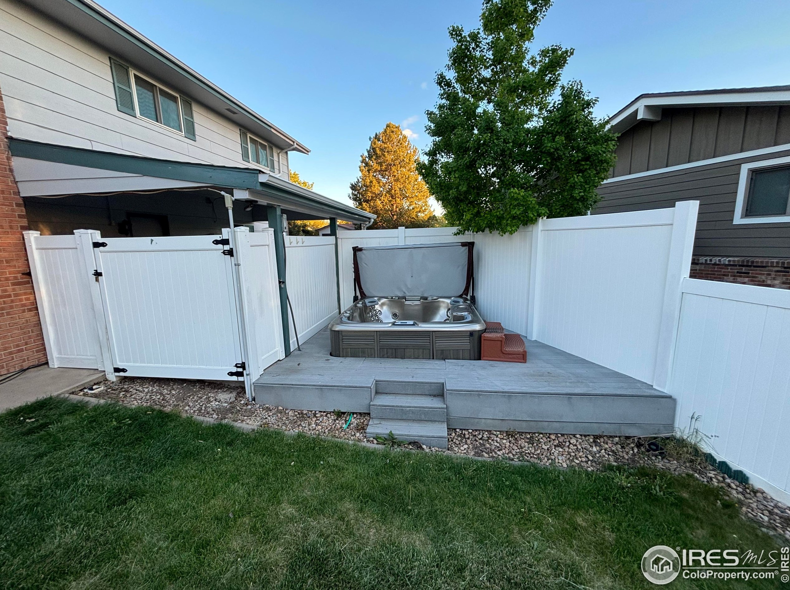 2203 Mountair Ln, Greeley CO 80634-7552 exterior